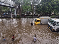 Ketika Banjir Bukan Lagi Tamu, Melainkan Rutinitas Tahunan yang  Melelahkan